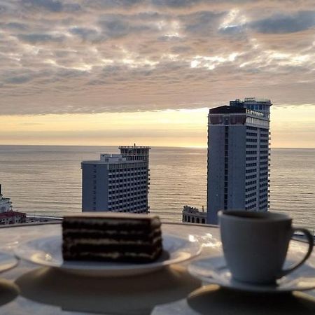 Breeze Batumi Lägenhet Exteriör bild