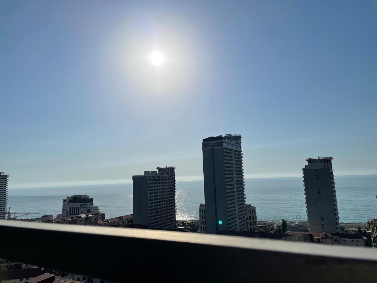 Breeze Batumi Lägenhet Exteriör bild